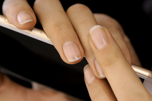 B How to keep brittle and damaged nails healthy after gel manicure.png